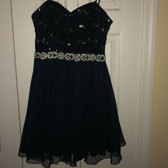 Semi-Formal Dresses Bundle Deal!!! - Picture 6 of 8